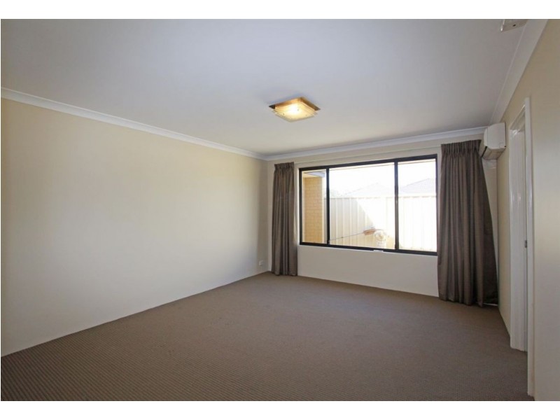 18 Hokitika Drive, Dudley Park WA 6210