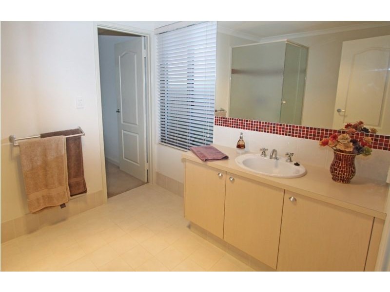 38 Boardwalk Boulevard, Halls Head WA 6210