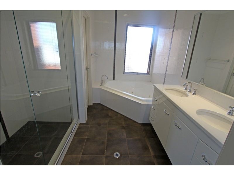 45 Darwin Terrace, Dudley Park WA 6210