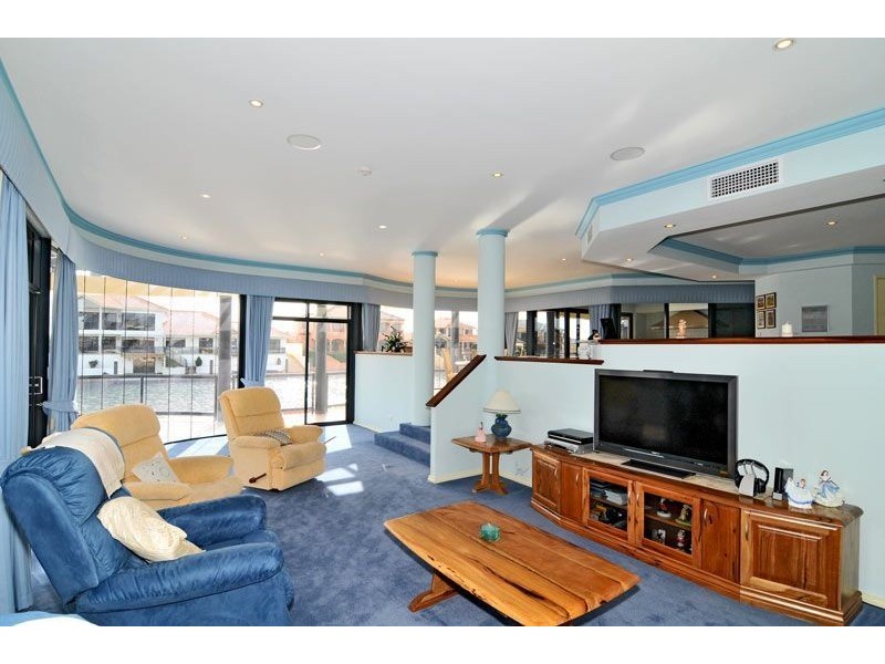 8 Finistere Island Retreat, Halls Head WA 6210