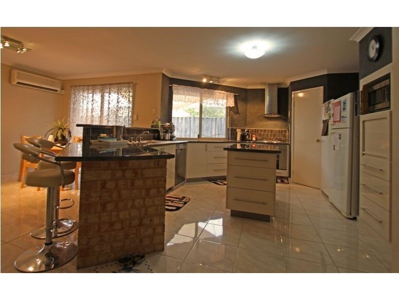115 Midsummer Circle, Pinjarra WA 6208