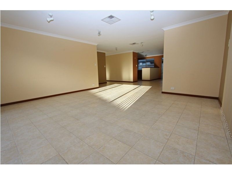 30 Petit Loop, Dudley Park WA 6210