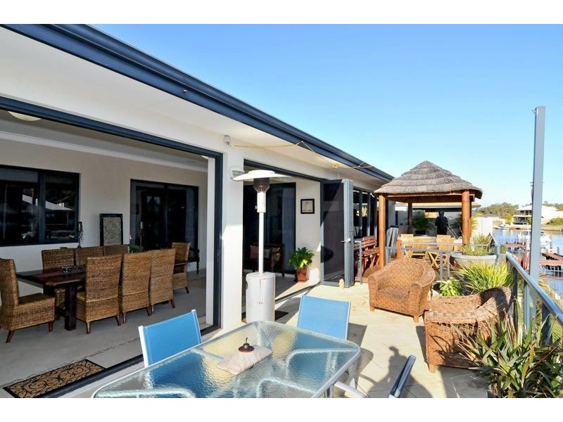 12 Ragamuffin Point, Halls Head WA 6210