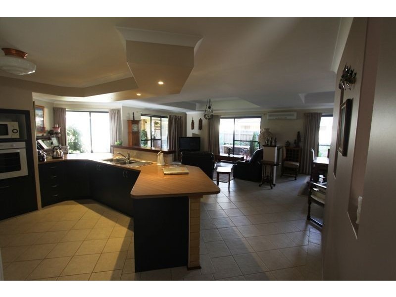 13 Quandong Parkway, Halls Head WA 6210