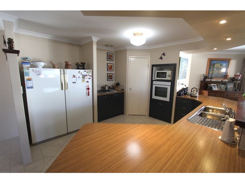 13 Quandong Parkway, Halls Head WA 6210