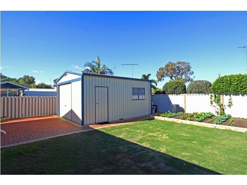 22 Oakleigh Drive, Erskine WA 6210