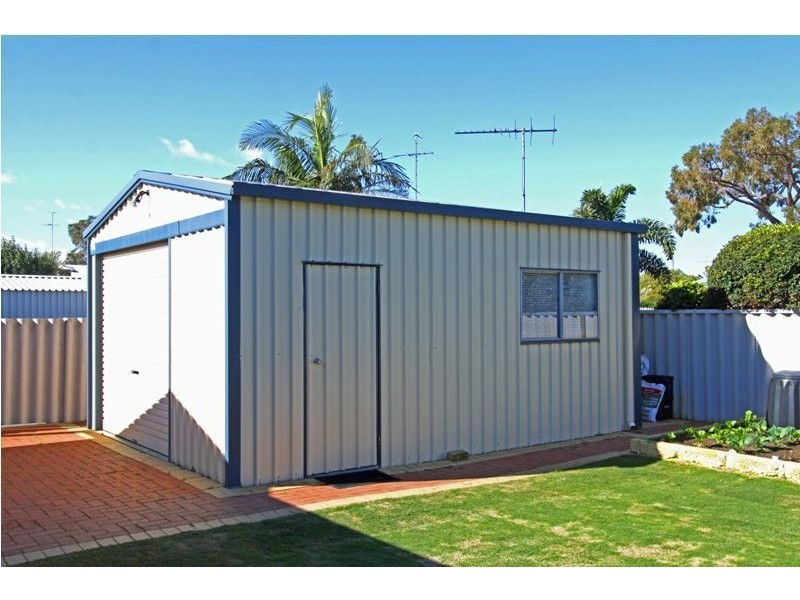 22 Oakleigh Drive, Erskine WA 6210