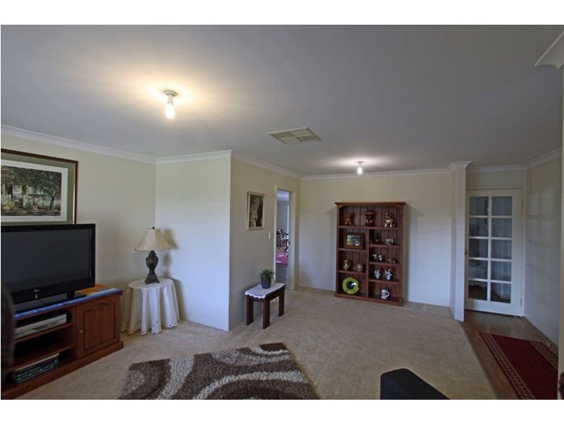 22 Oakleigh Drive, Erskine WA 6210