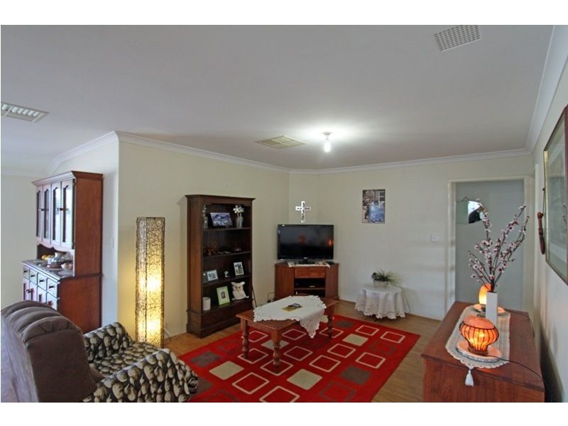 22 Oakleigh Drive, Erskine WA 6210