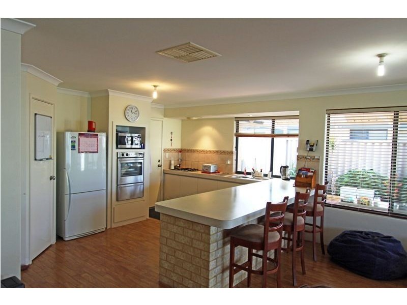 22 Oakleigh Drive, Erskine WA 6210