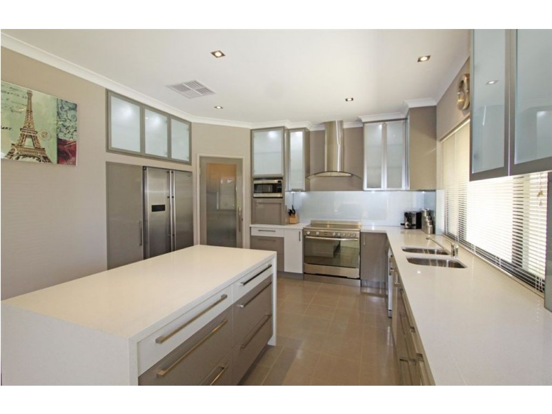 4 Joshua Carrol Street, Madora Bay WA 6210