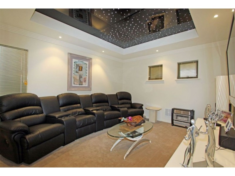 30 Tranquility Way, Halls Head WA 6210