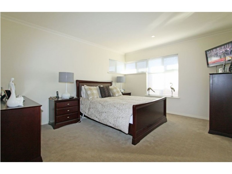 30 Tranquility Way, Halls Head WA 6210