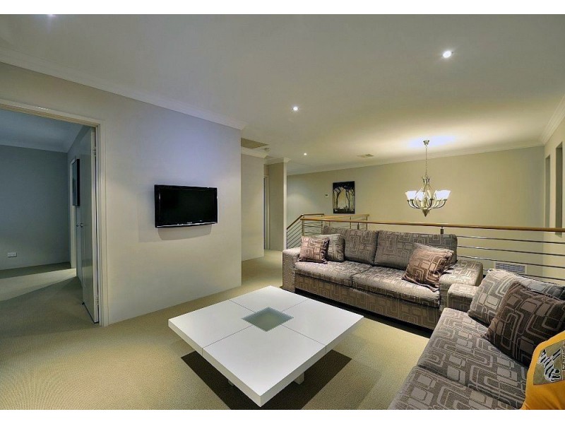 21 Waterlily Drive, Dudley Park WA 6210