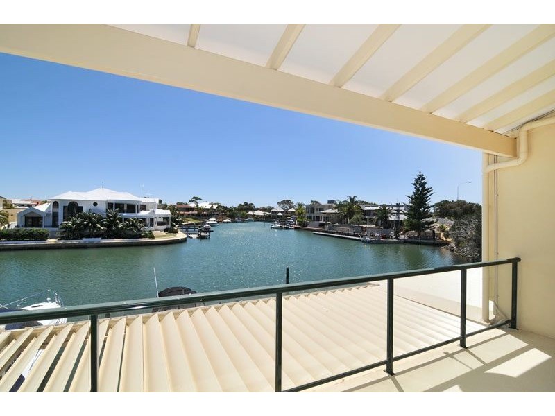 8/5 Weatherley Place, Halls Head WA 6210
