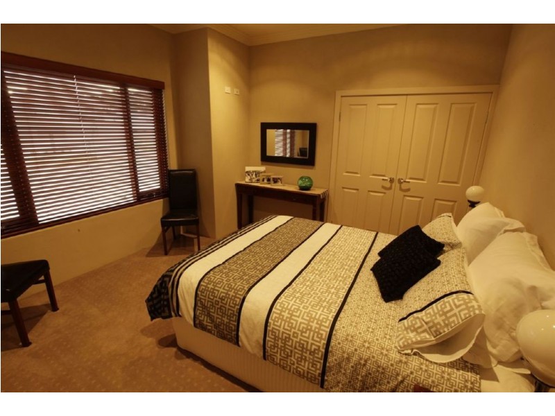 17 Leisure Way, Halls Head WA 6210