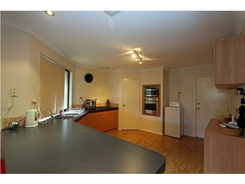 6 Aldenham Heights, Halls Head WA 6210