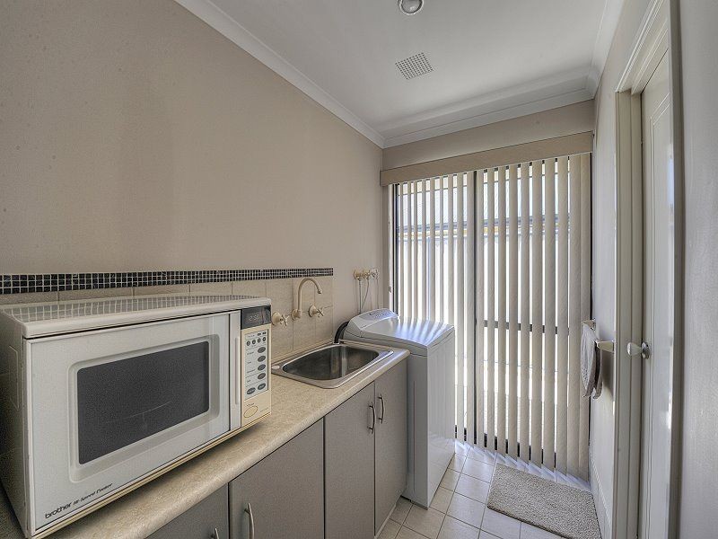 15 Brackenridge Ramble, Meadow Springs WA 6210