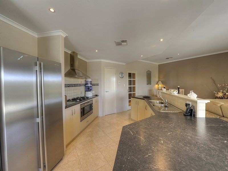 15 Brackenridge Ramble, Meadow Springs WA 6210