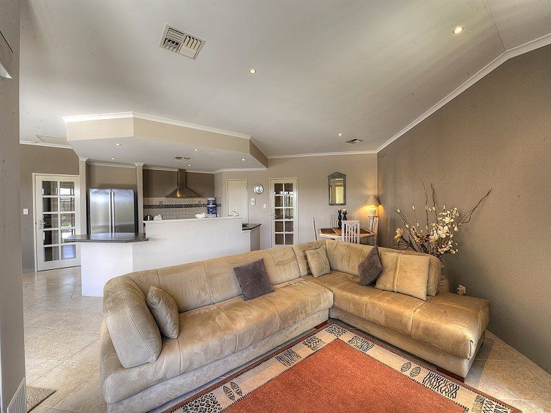 15 Brackenridge Ramble, Meadow Springs WA 6210