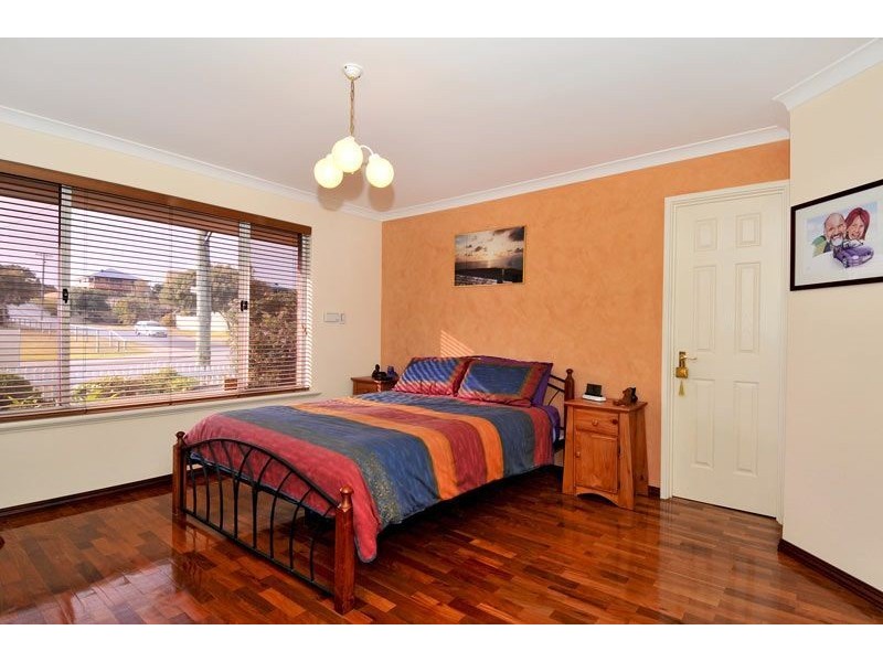 27 Challenger Road, Madora Bay WA 6210