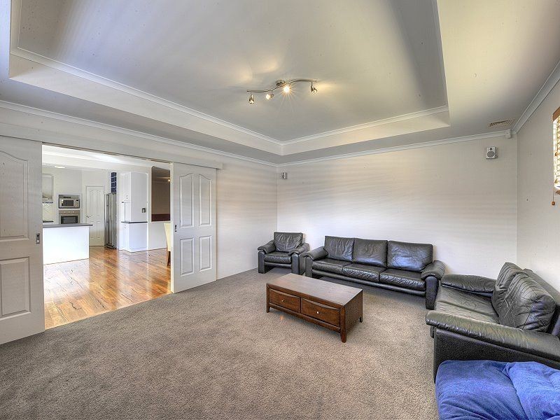 6 Regia Pass, Madora Bay WA 6210