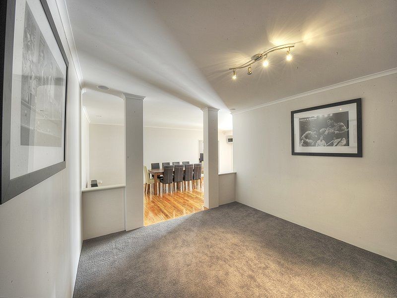 6 Regia Pass, Madora Bay WA 6210