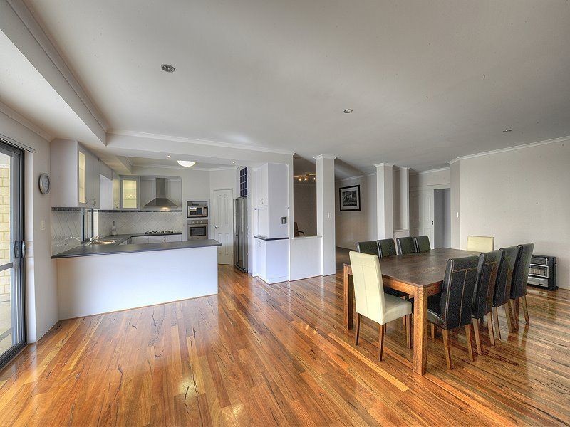 6 Regia Pass, Madora Bay WA 6210