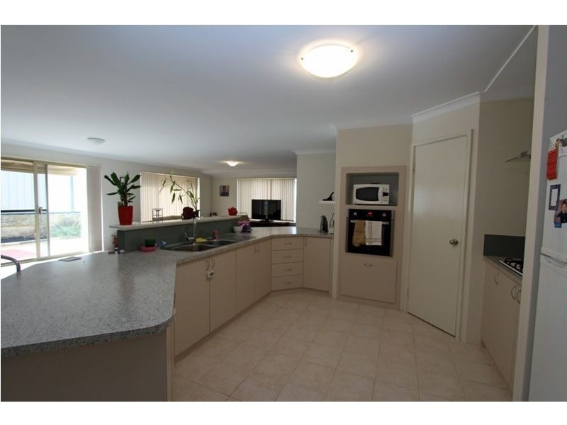 48 Camden Way, Meadow Springs WA 6210