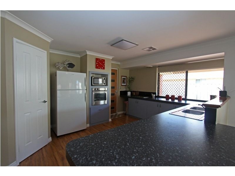 27 Grandmere Parade, Meadow Springs WA 6210