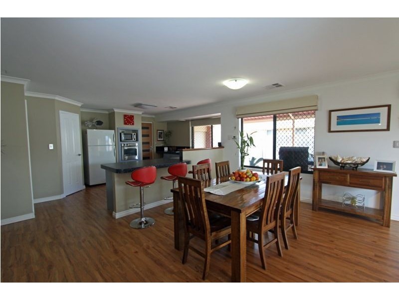 27 Grandmere Parade, Meadow Springs WA 6210