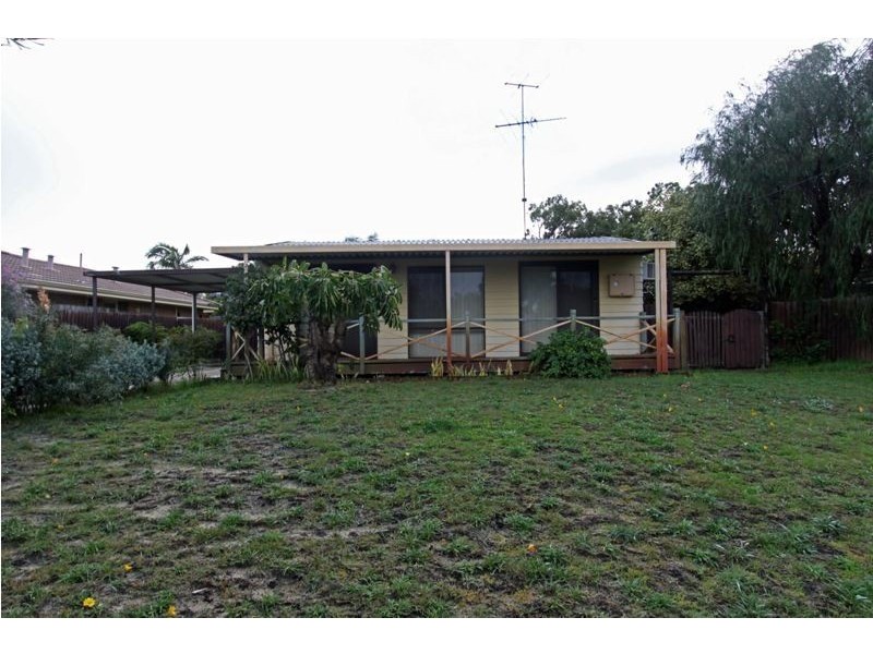18 Dorothy Avenue, Falcon WA 6210