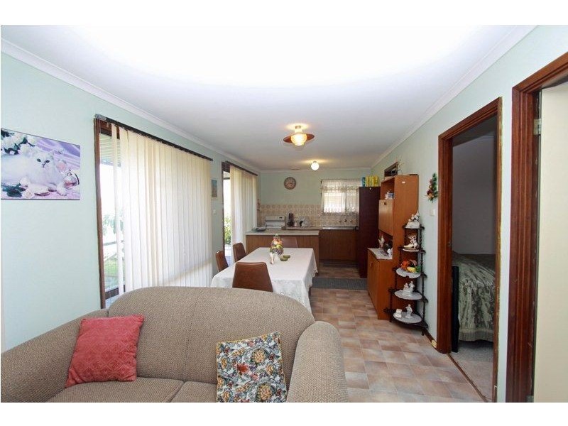 18 Dorothy Avenue, Falcon WA 6210