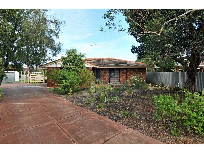 2 Kent Close, Halls Head WA 6210