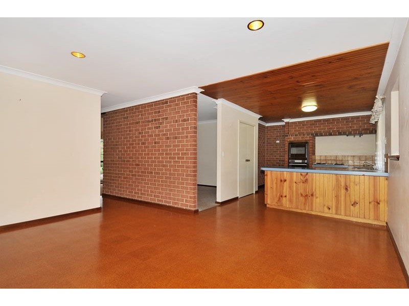 2 Kent Close, Halls Head WA 6210