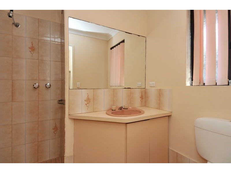 2 Kent Close, Halls Head WA 6210