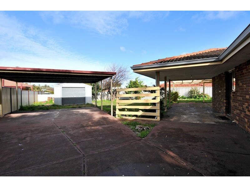 2 Kent Close, Halls Head WA 6210