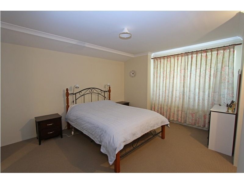 8 Sandbridge Way, Meadow Springs WA 6210