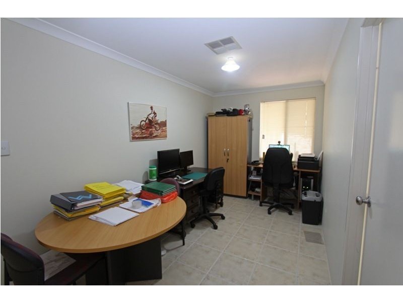 8 Sandbridge Way, Meadow Springs WA 6210