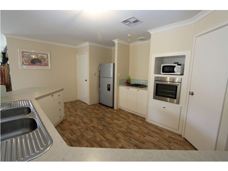 25 Honeydew Trail, Wannanup WA 6210