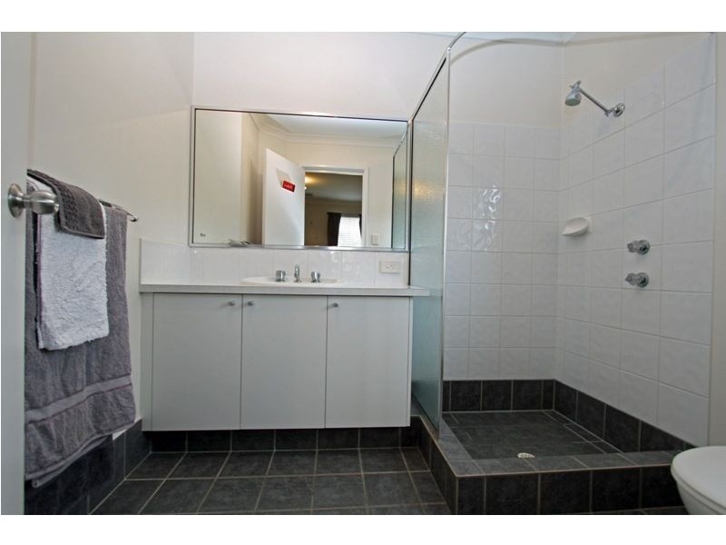 25 Honeydew Trail, Wannanup WA 6210