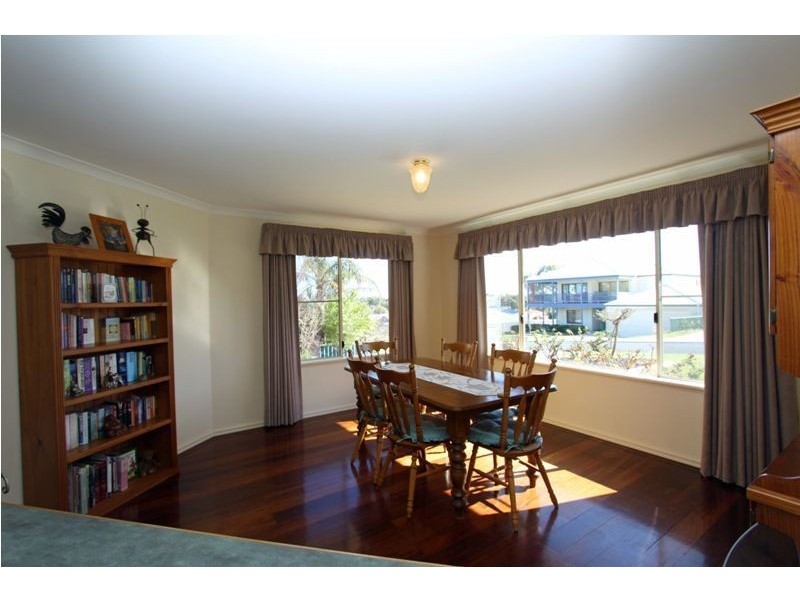 6 Carabeen Place, Halls Head WA 6210