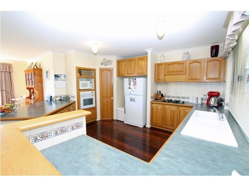 6 Carabeen Place, Halls Head WA 6210