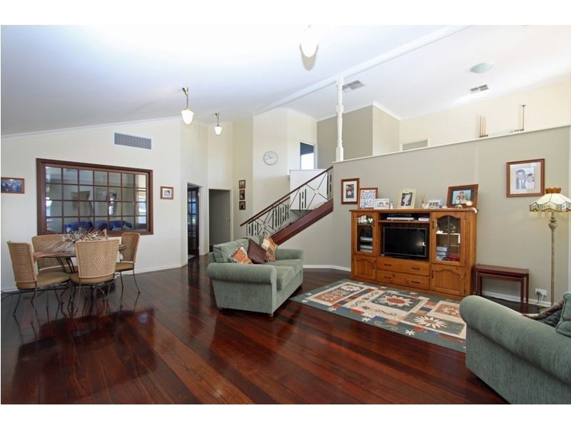 6 Carabeen Place, Halls Head WA 6210