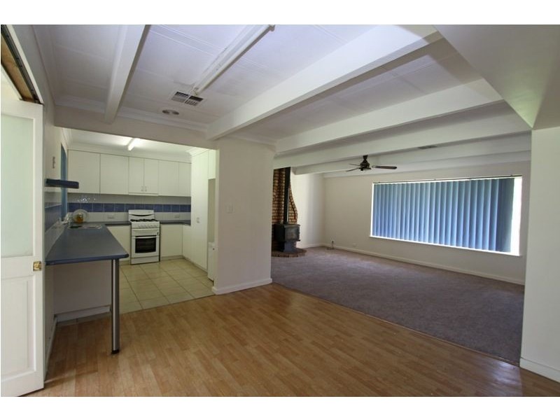 136 Greenwood Way, Barragup WA 6209