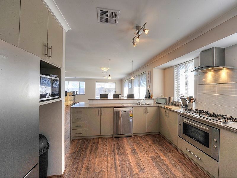 79 Cawana Parkway, Lakelands WA 6180