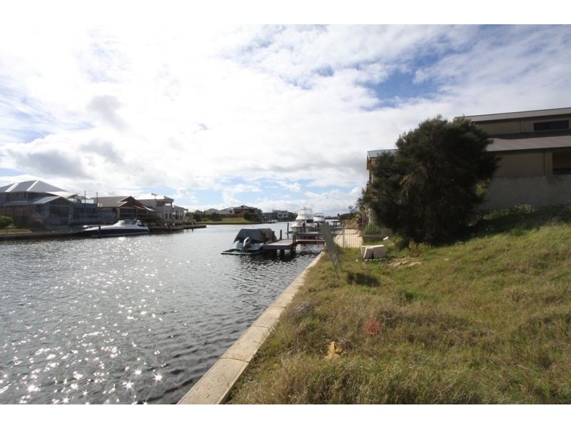 41 Leisure Way, Halls Head WA 6210