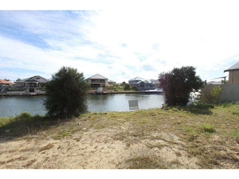 41 Leisure Way, Halls Head WA 6210