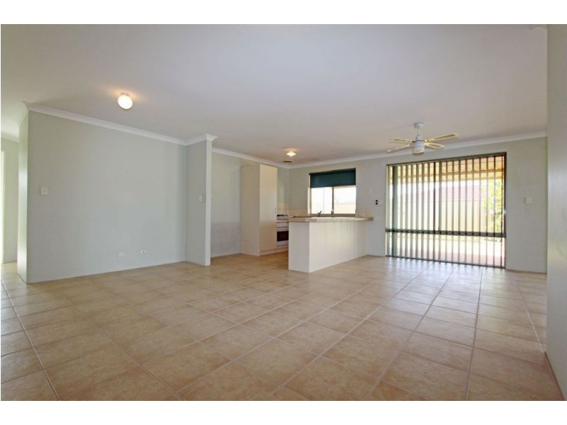 127 Peelwood Parade, Halls Head WA 6210