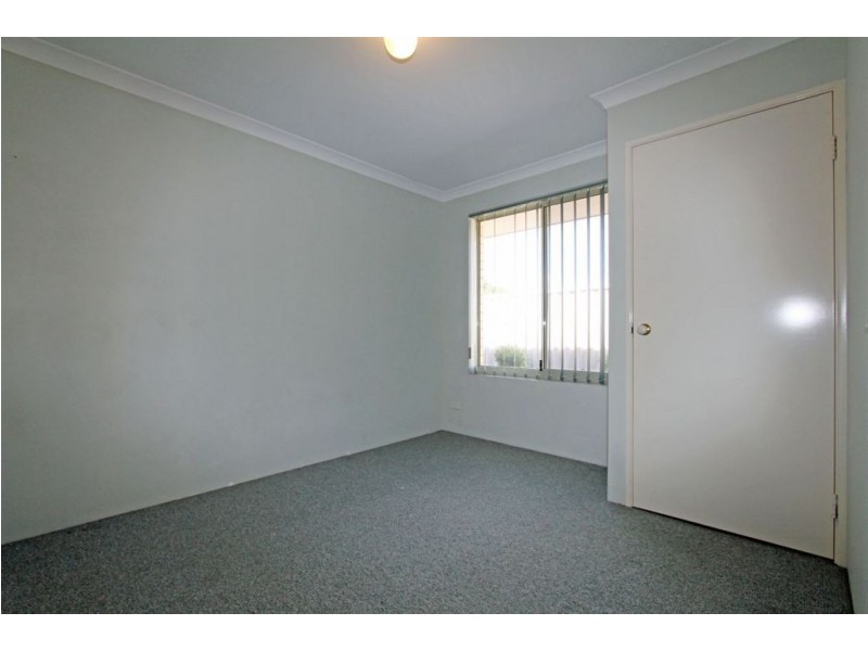 127 Peelwood Parade, Halls Head WA 6210